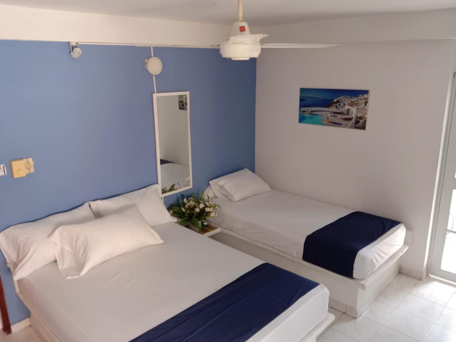 Hostal Luna Azul *